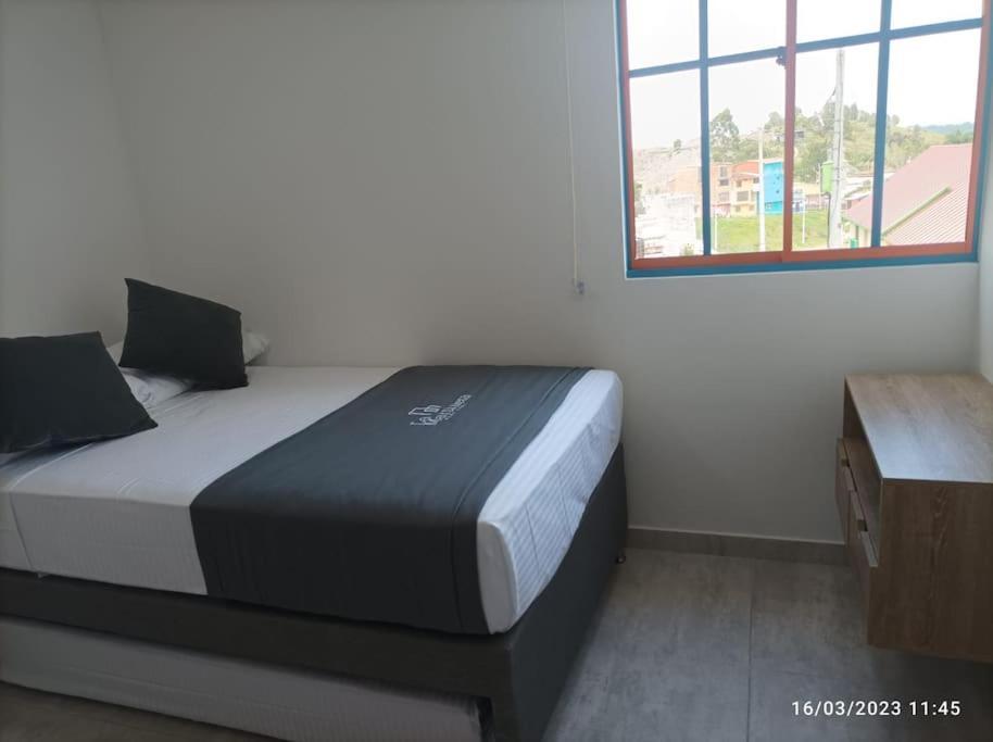 Apto Nuevo, Tranquilo,bonito,5 Min Plaza Principal Apartment *